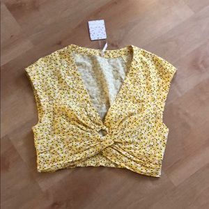 Yellow sunny crop top!